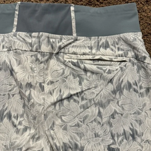 ATHLETA TREKKIE NORTH SHORT SZ 16 NWOT - Picture 10 of 14